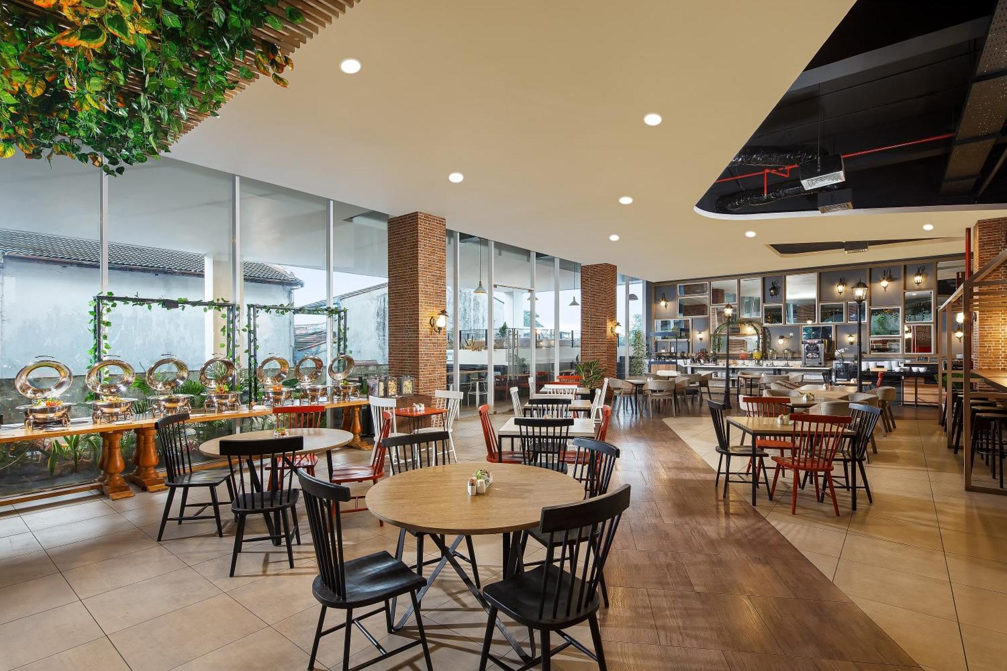 Luminor Hotel Purwokerto By Wh Zewnętrze zdjęcie