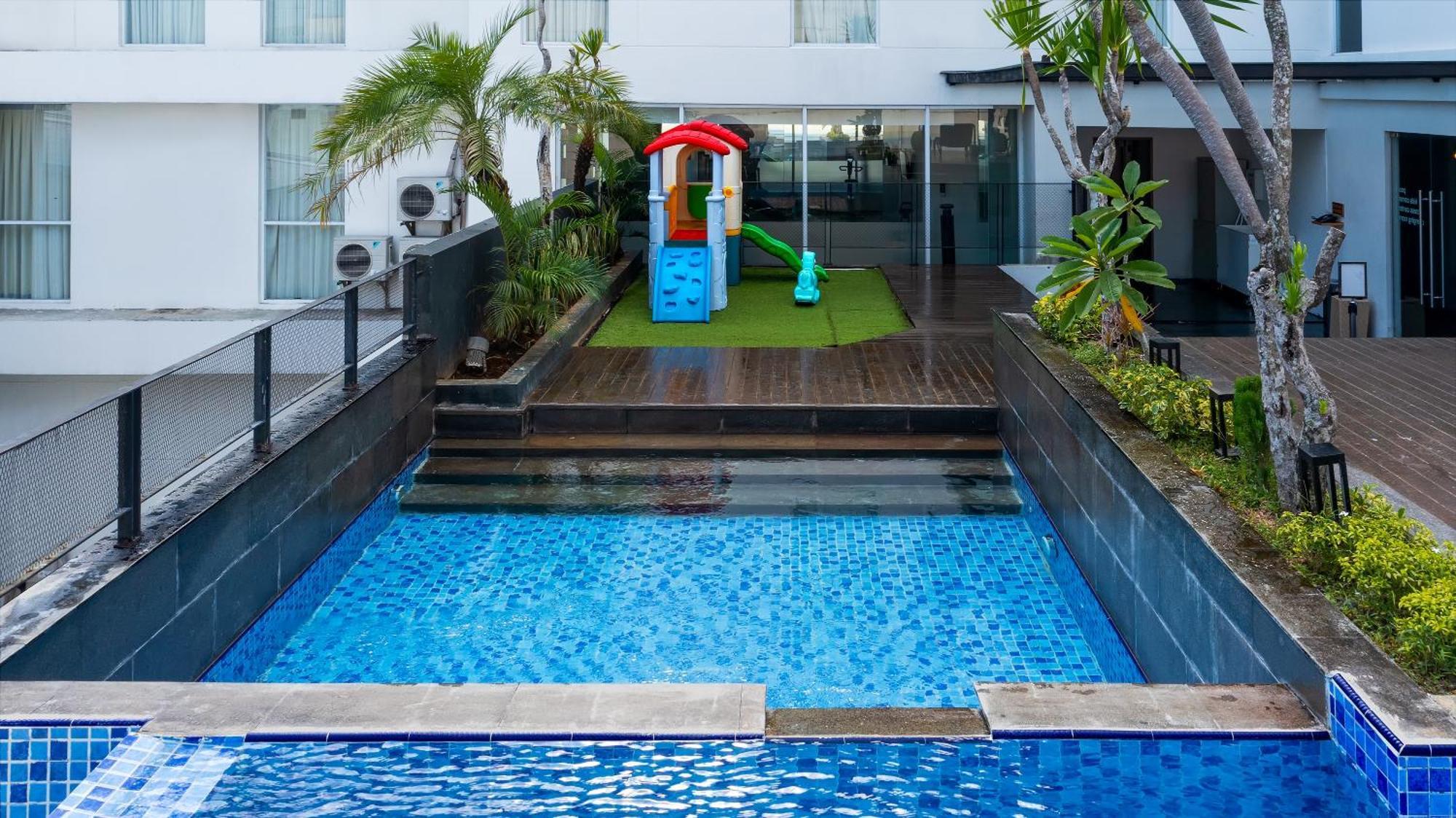 Luminor Hotel Purwokerto By Wh Zewnętrze zdjęcie